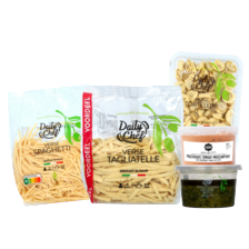 Daily Chef verse pasta pak/zak à 250-500 gram,
Daily Chef groene pesto pastasaus bakje à 180 gram
of Noordertrots pastasaus bakj